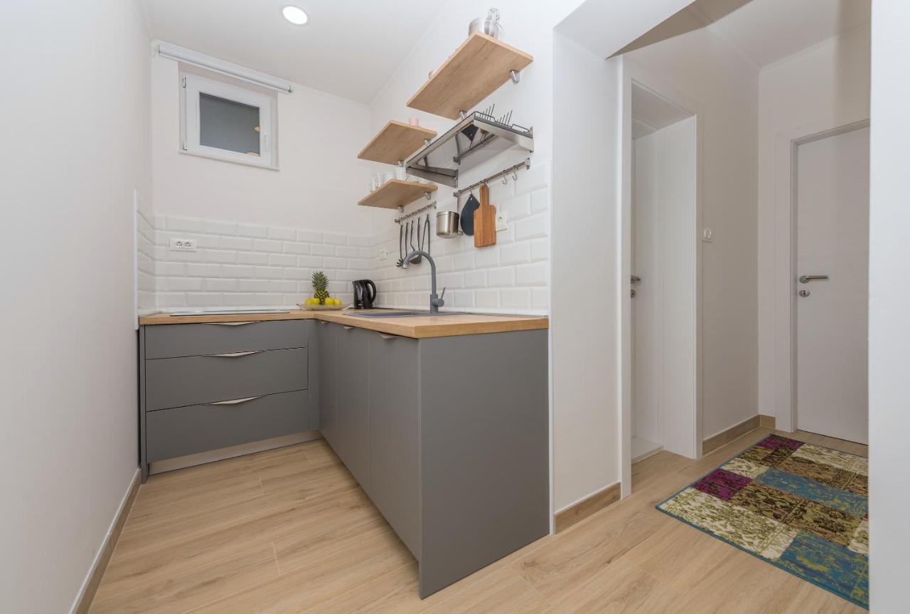 Apartment Maro - Baska Voda Luaran gambar