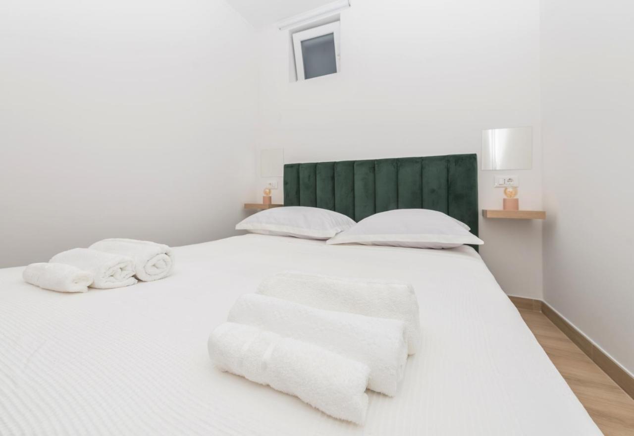 Apartment Maro - Baska Voda Luaran gambar